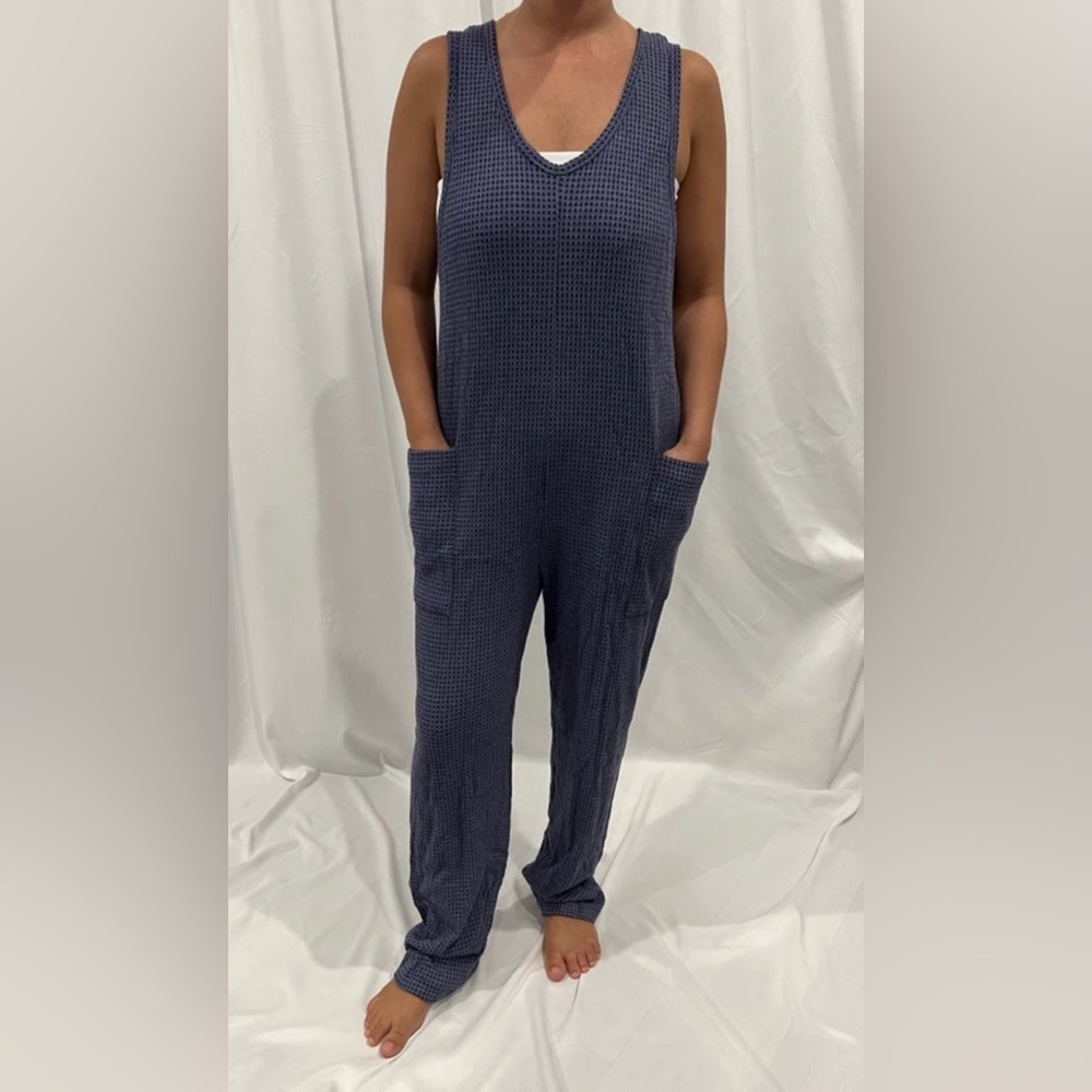 Bucketlist full body Rompers Blue or Green
👉🏼LOWEST MARKDOWN YET👈🏼